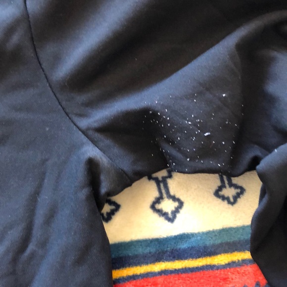 Long-Sleeved Under Armor Top - Picture 3 of 4